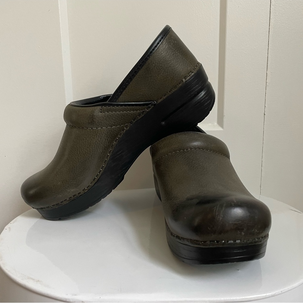 Dansko Leather Clog (BRAND NEW)